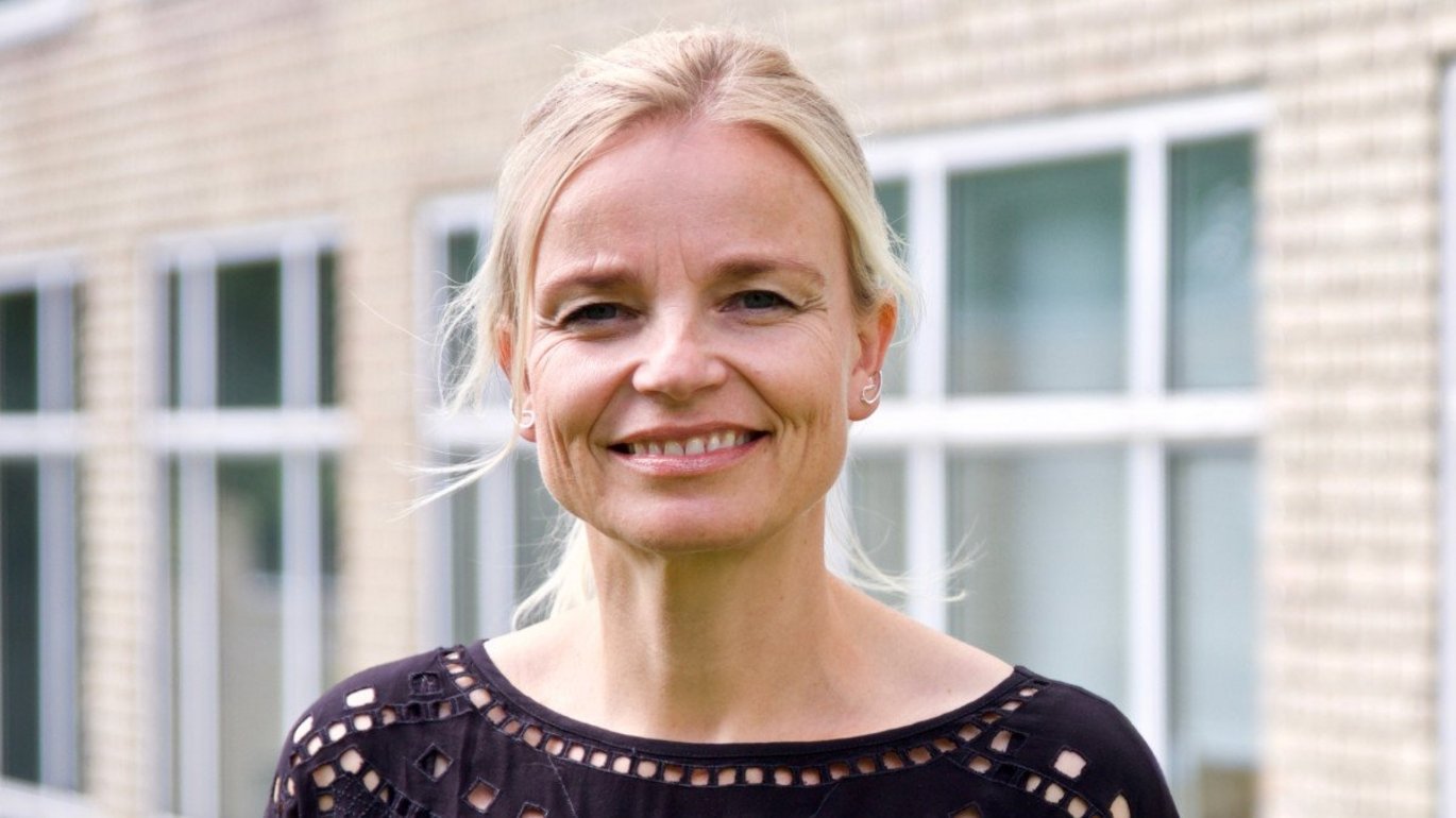 Portrait of Professor Lene Baad-Hansen outside the department