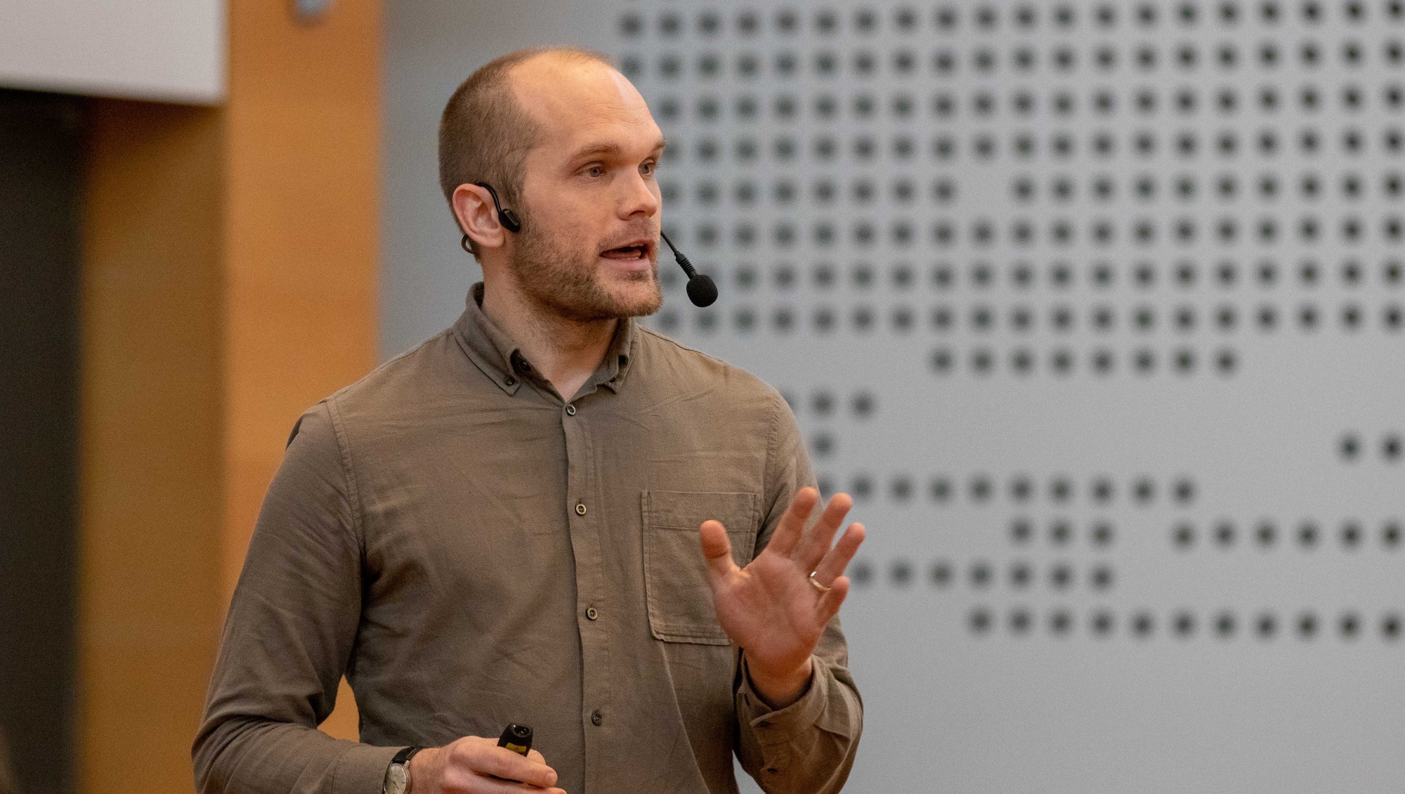 Nikolaj Hvidt Bøgh of Institute for Clinical Medicine shared second place and received DKK 25.000. Photo: Simon Fischel.