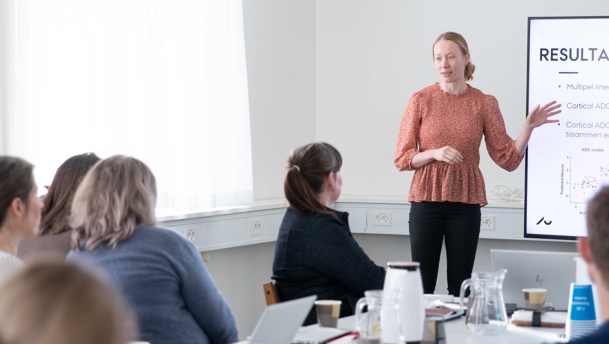 Camilla Westergaard Rasmussen (medicine) received the prize for her project on MR scanning techniques in the identification of renal scar tissue. Photo: Simon Fischel, AU Health.