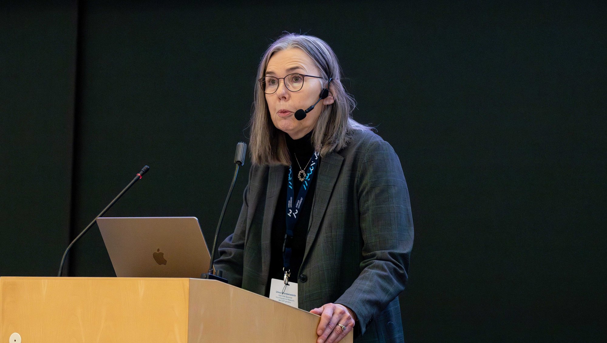 The dean of the Faculty of Health Sciences at the University of Iceland and Vice President of Research at DeCODE Genetics, Unnur Thorsteinsdottir, delivers today's first keynote. Photo: Sebastian Skousgaard, AU Health.