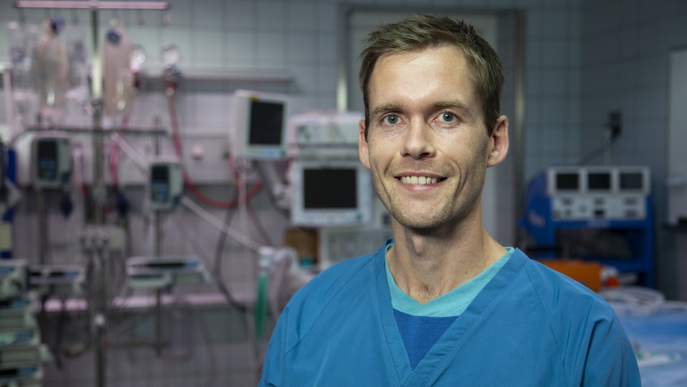 In addition to Mads Dam Lyhne (pictured), the research group in Aarhus consists of Asger Andersen, a clinical associate professor at the Department of Clinical Medicine and cardiologist at Aarhus University Hospital. In addition to Mads Dam Lyhne (pictured), the research group in Aarhus consists of Asger Andersen, a clinical associate professor at the Department of Clinical Medicine and cardiologist at Aarhus University Hospital.