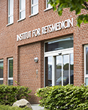 Entrance to the Department of Forensic Medicine, Photo: Lars Kruse AU Photo