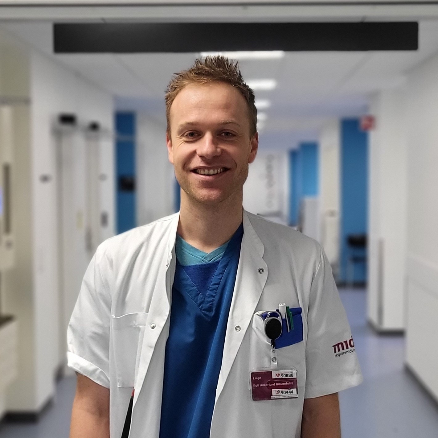 Rolf Blauenfeldt graduated as a medical doctor from Aarhus University, and he has been involved in several research projects in parallel with his training as a medical specialist and later as a PhD student. Rolf Blauenfeldt graduated as a medical doctor from Aarhus University, and he has been involved in several research projects in parallel with his training as a medical specialist and later as a PhD student.