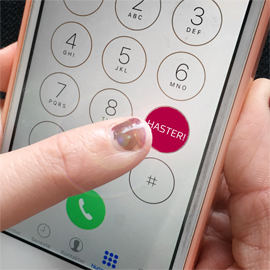 Forsøget med akutknappen kørte i sidste halvdel af 2017. I Region Midtjylland var der i 2017 cirka 660.000 kontakter til lægevagten, og samme år var der cirka 940.000 kontakter til Akuttelefonen 1813. Tidligere undersøgelser har vist, at fem procent 