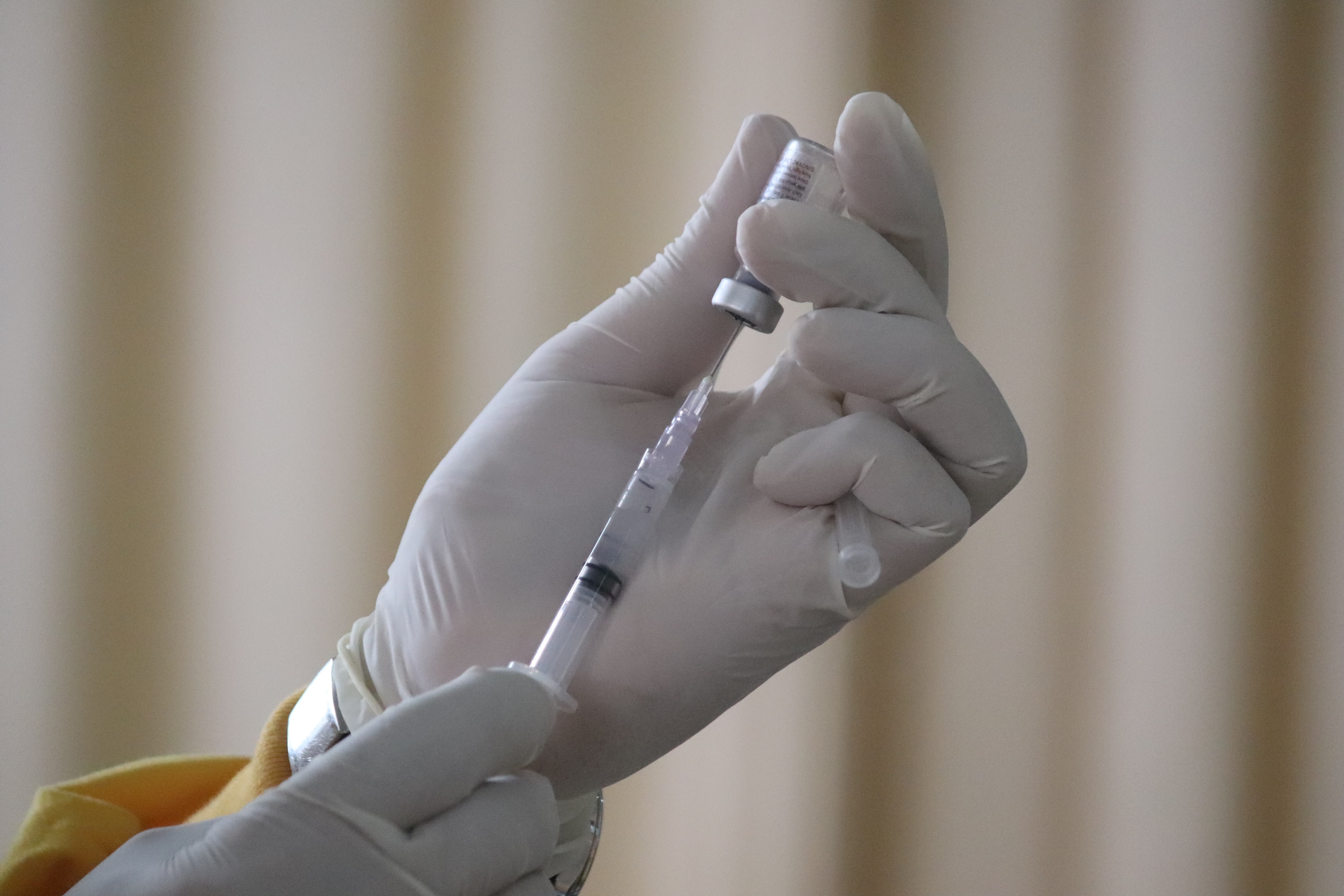 Ifølge Lene Wulff Krogsgaard, som er en af forskerne bag undersøgelsen, kan symptomer efter HPV-vaccine skyldes infektioner. Foto: Unsplash. Ifølge Lene Wulff Krogsgaard, som er en af forskerne bag undersøgelsen, kan symptomer efter HPV-vaccine skyldes infektioner. Foto: Unsplash.